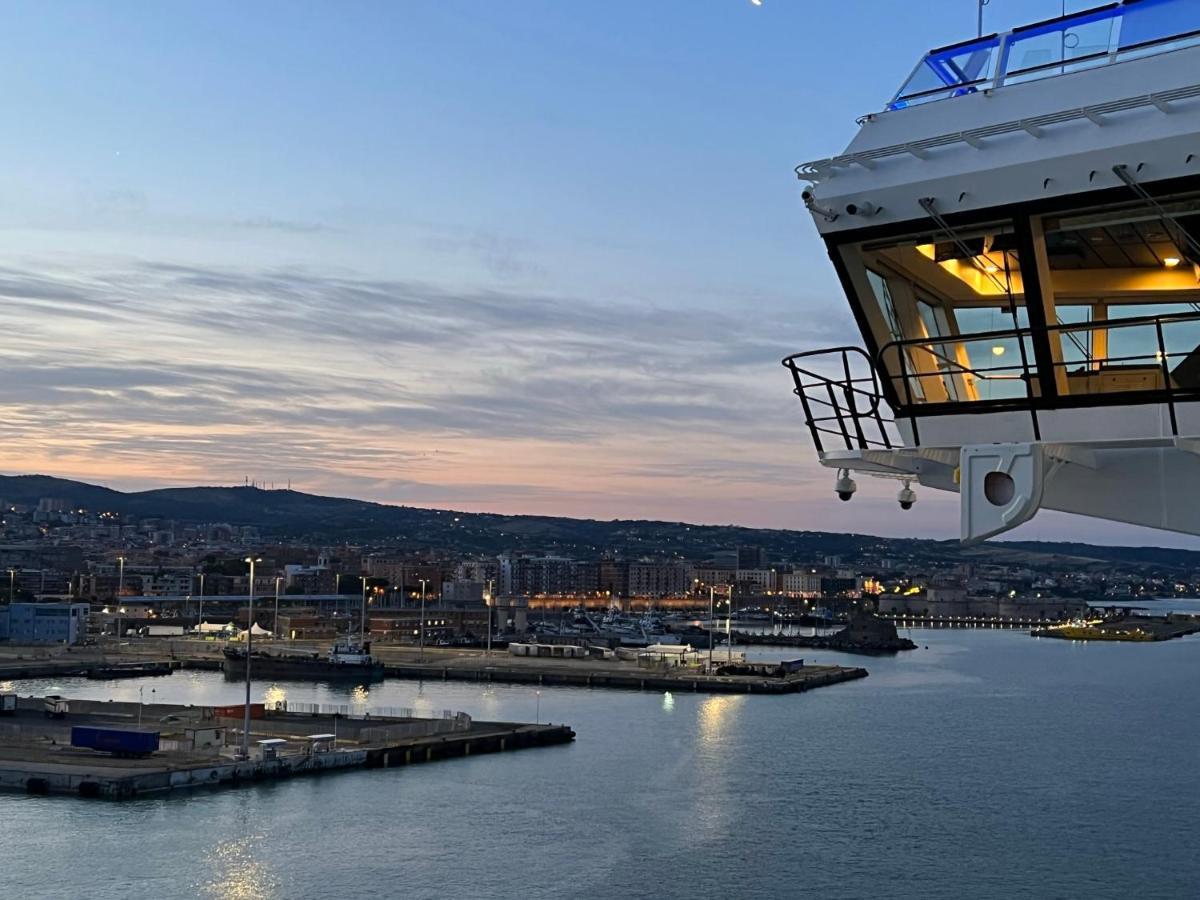 B&B Seataly By W Signature Experiences Civitavecchia Exteriör bild